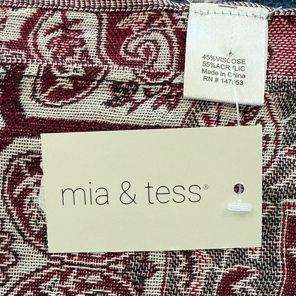 Elegant Paisley Scarf Set - Red and Blue - Picture 3 of 12